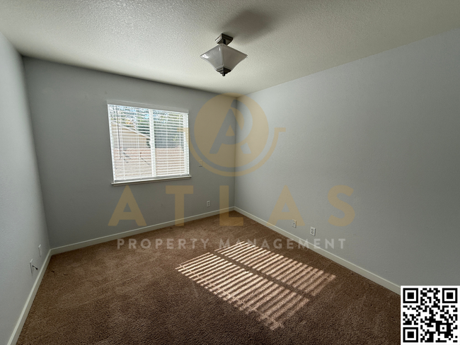 Building Photo - Bright and Spacious 3-Bedroom in Windsor, ...