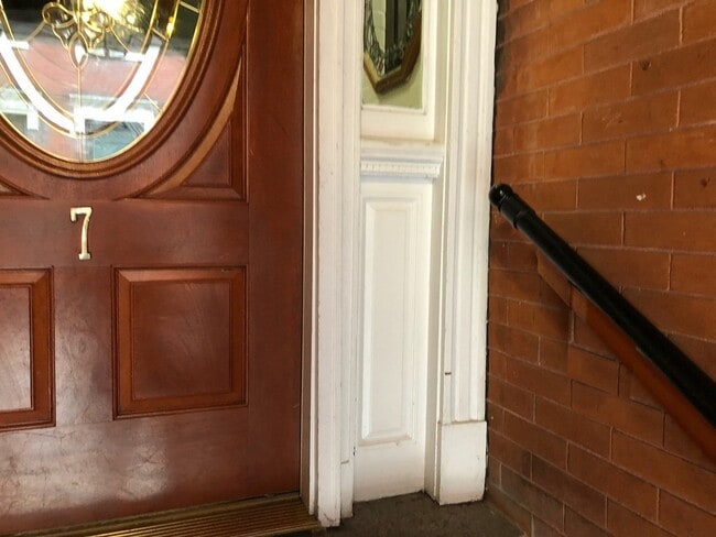 Building Photo - 7 Unity St