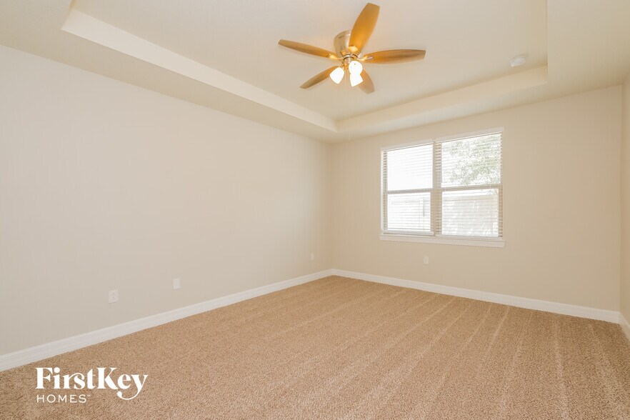 Building Photo - 16303 Treasure Point Dr