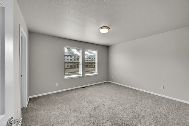 Building Photo - $2,495.00, 2 bed, 2.5 bath located in Denver
