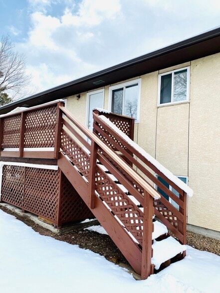 Back deck - 4710 Scenic Cir