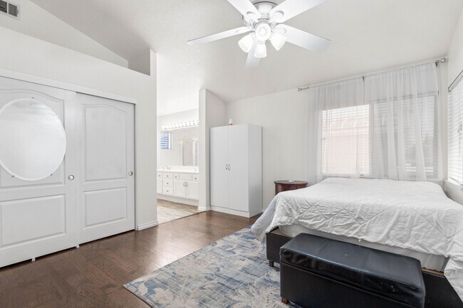 Building Photo - 45322 Pickford Ave