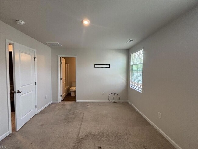 Building Photo - 2027 Petersen Way