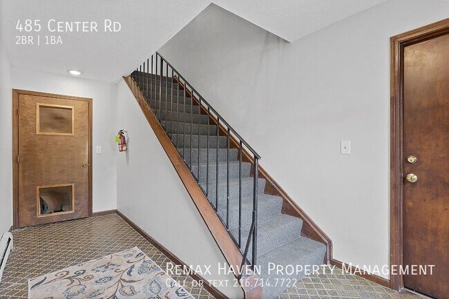 Building Photo - 485 Center Rd Unit 1, Bedford- Spacious 2 ...