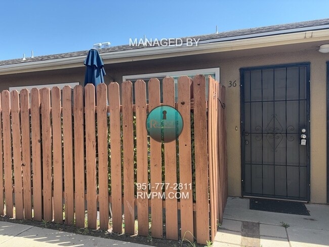 Building Photo - CHARMING 2-BEDROOM CONDO FOR RENT IN RIVER...