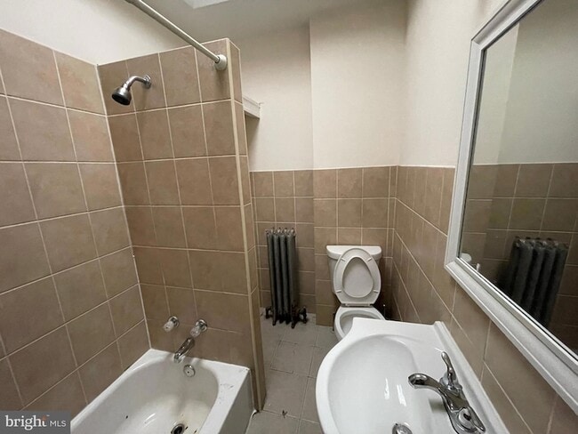 Building Photo - 166 E Tulpehocken St