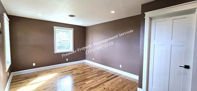 Building Photo - 399 Melody Ln
