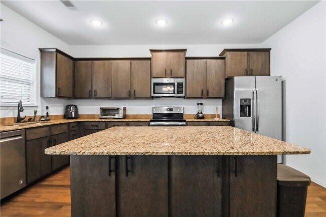 Building Photo - 1299 N Sicily Ln