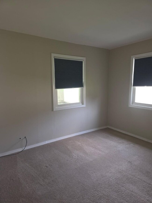Building Photo - 464 Robinson Dr