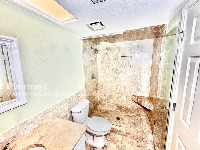 Building Photo - 7807 Meadow Park Dr