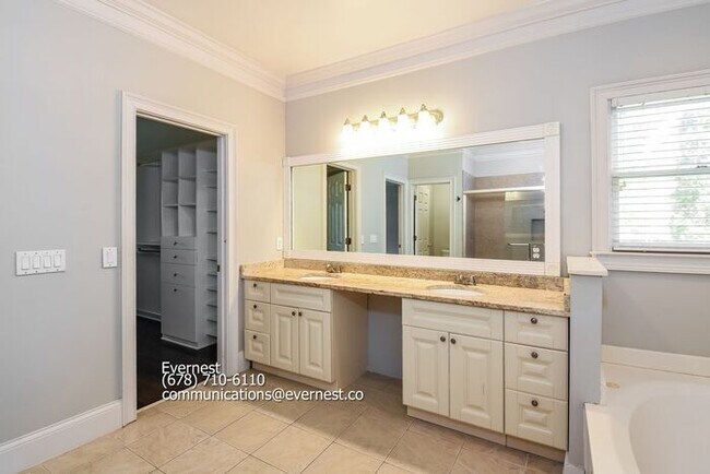 Building Photo - Experience Luxury Living in a Premier Gate...