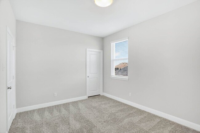 Building Photo - 916 Lido Ln