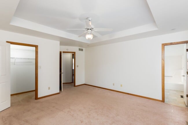 Building Photo - Fantastic Location! Close to MKT & Twin Lakes! 3BR/2.5BA/2000sqft., 2-Car Garage, Large Fenced Ya...