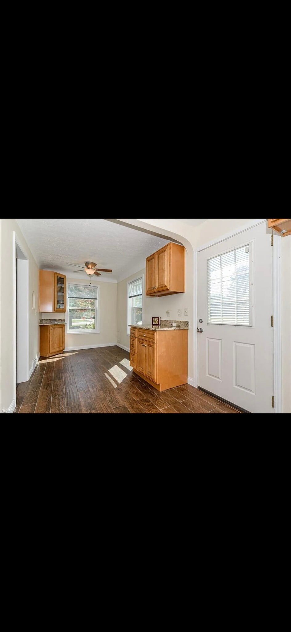 Building Photo - 5862 W 130th St