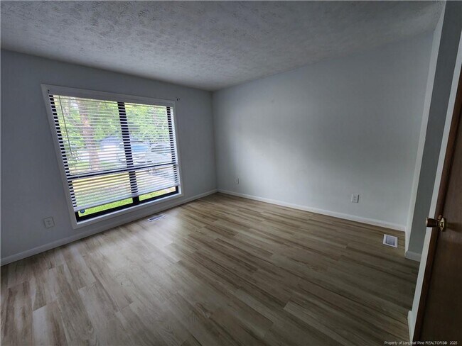 Building Photo - 504 Toxaway Ct