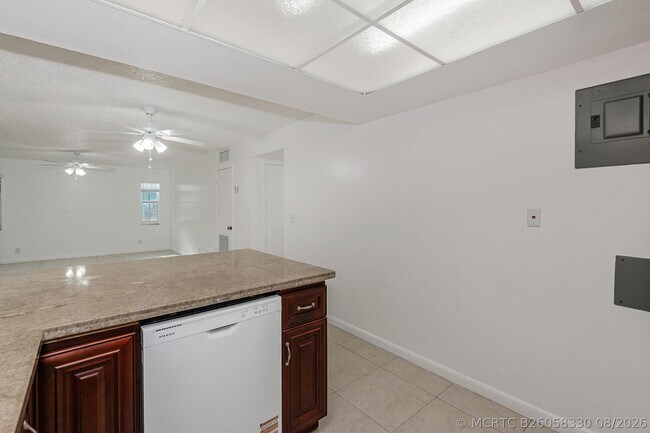 Building Photo - 8830 W Sample Rd