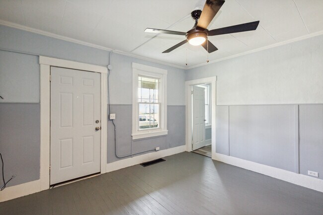 Building Photo - 448 Delaware Ave