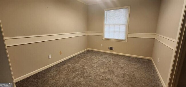 Building Photo - 4678 N Springs Ln