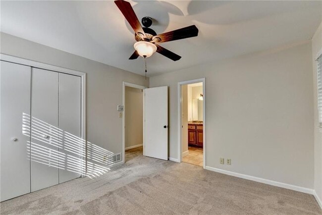 Building Photo - 478 Dorsey Cir SW