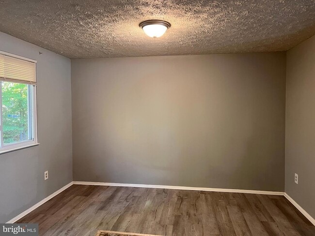 Building Photo - 8104 Willowdale Ct