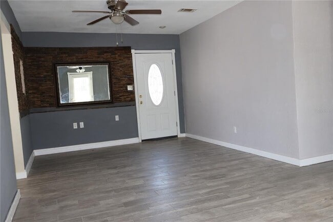 Building Photo - 4732 W Lawn Ave