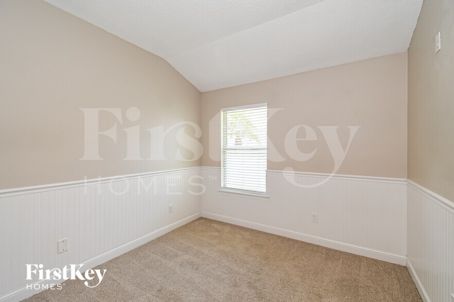 Building Photo - 86353 Sand Hickory Trail