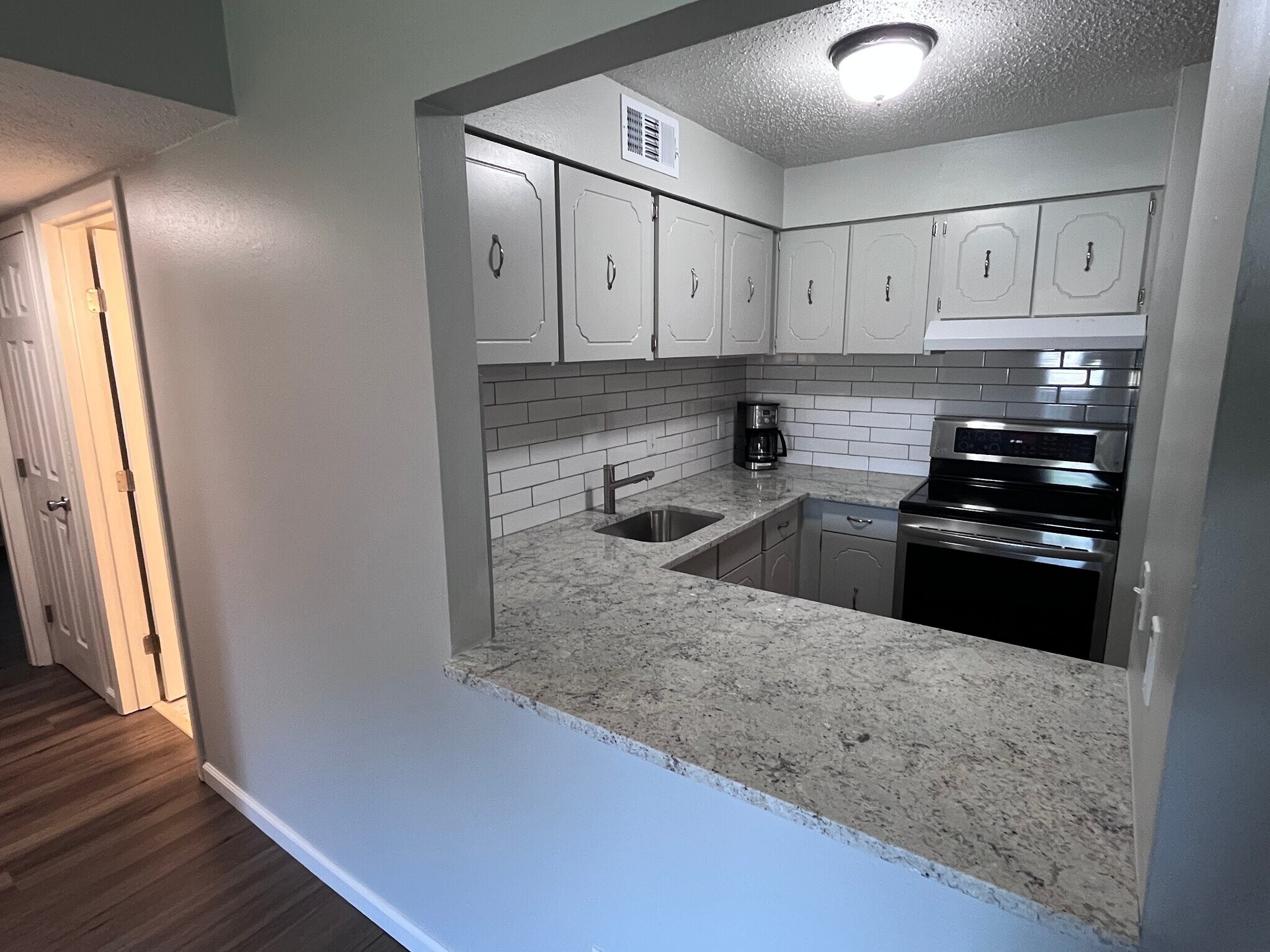 Building Photo - 1190 Calley Dr