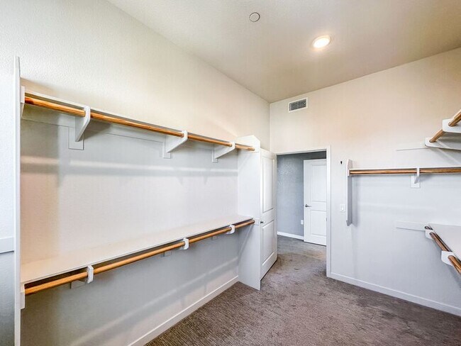Building Photo - 2055 Bravo Loop
