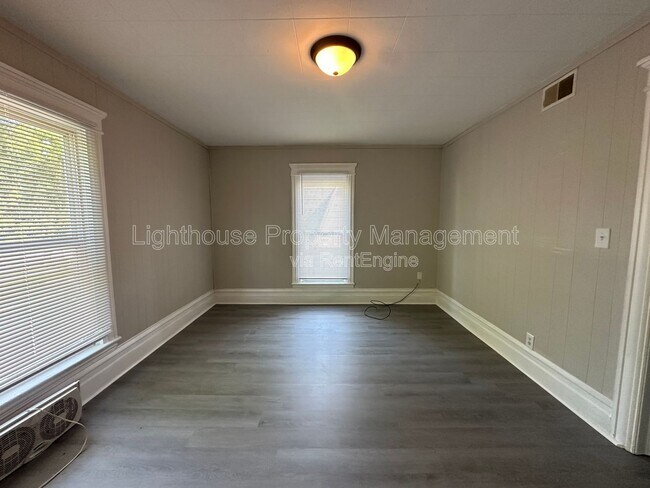 Building Photo - 43 McKinley Ave N
