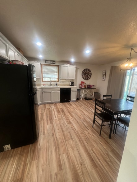 Building Photo - 118 Chickadee Dr