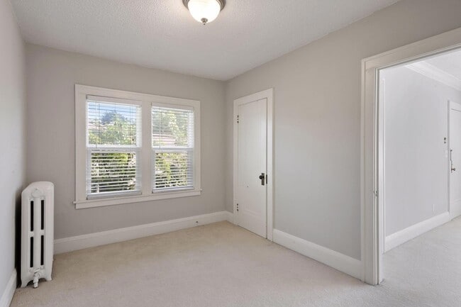 Building Photo - 5004 Oliver Ave S