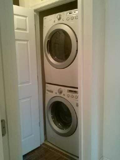 Building Photo - 4224 Spruce St