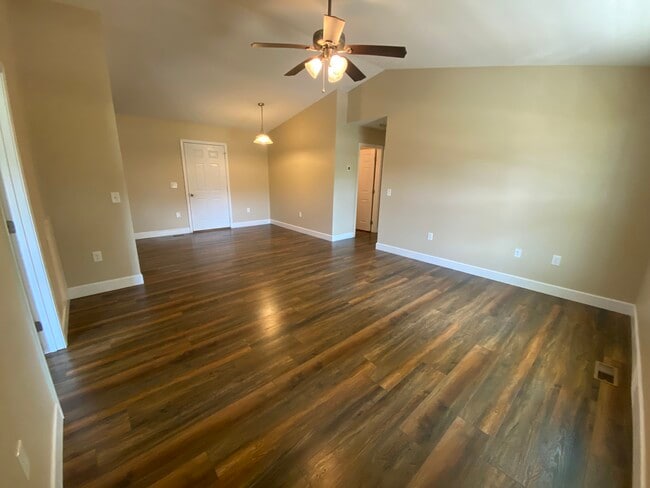 Building Photo - 111 County Seat Rd