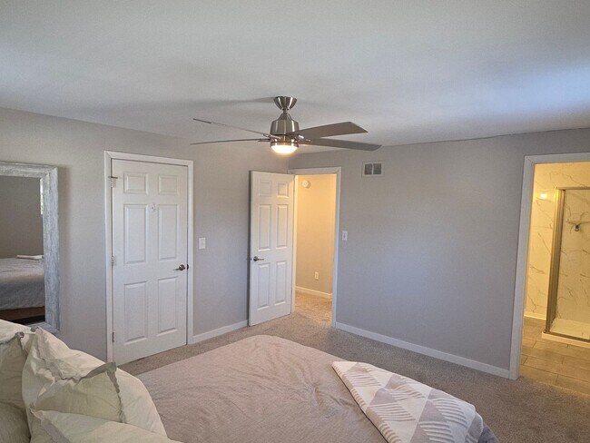 Building Photo - Updated 3-Bedroom Single- Family Home in Fox Point