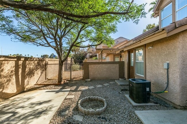 Building Photo - 4012 Grasmere Ave