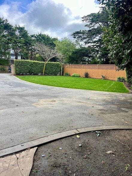 Building Photo - 445 Purisima Way