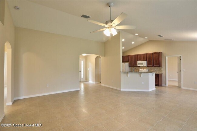 Building Photo - 741 Capon Terrace