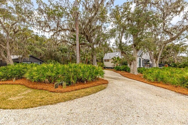Building Photo - 6201 Frederica Rd