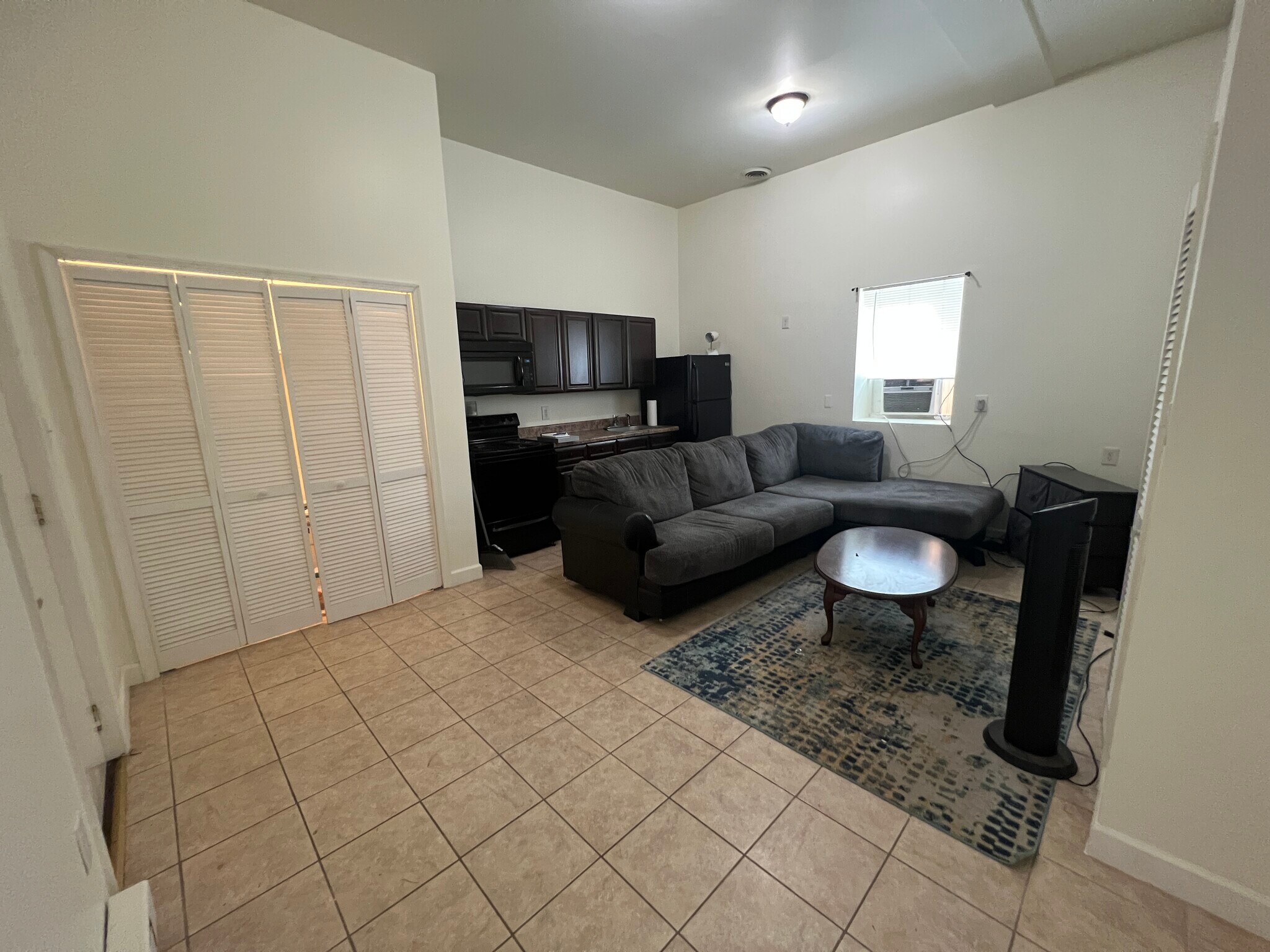 Building Photo - 310 W Main St