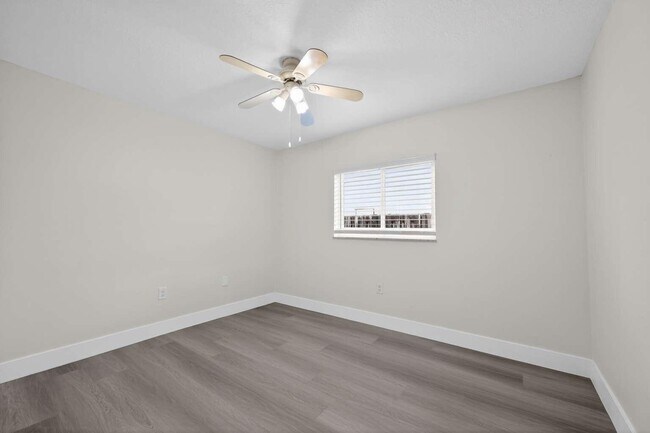 Building Photo - 1329 SW 151st Way