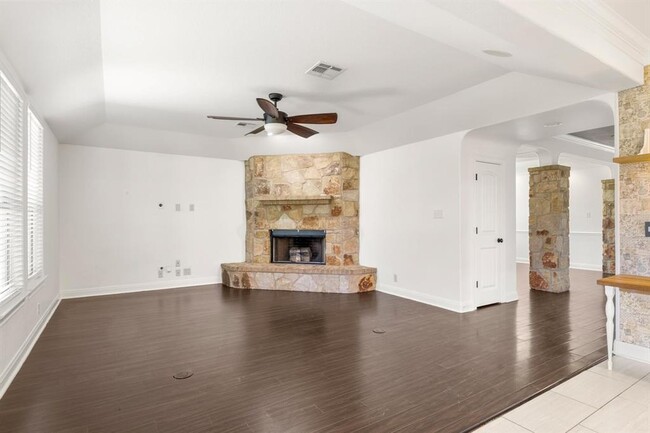 Building Photo - 135 Clematis Ct