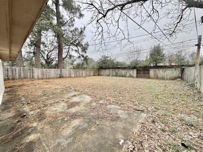 Building Photo - 3588 Hendricks Ave