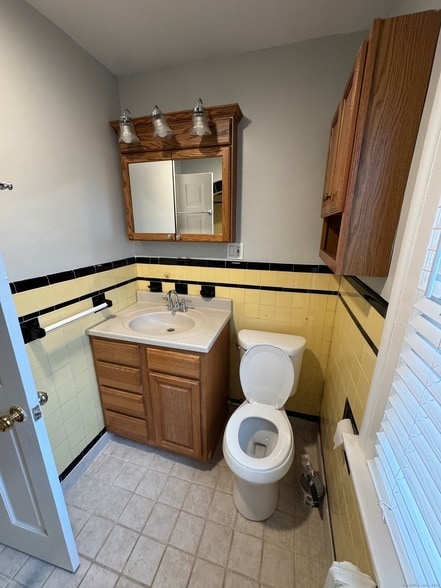 Building Photo - 114 Kneeland Rd