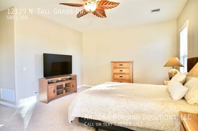 Building Photo - 12129 N Tall Grass Dr