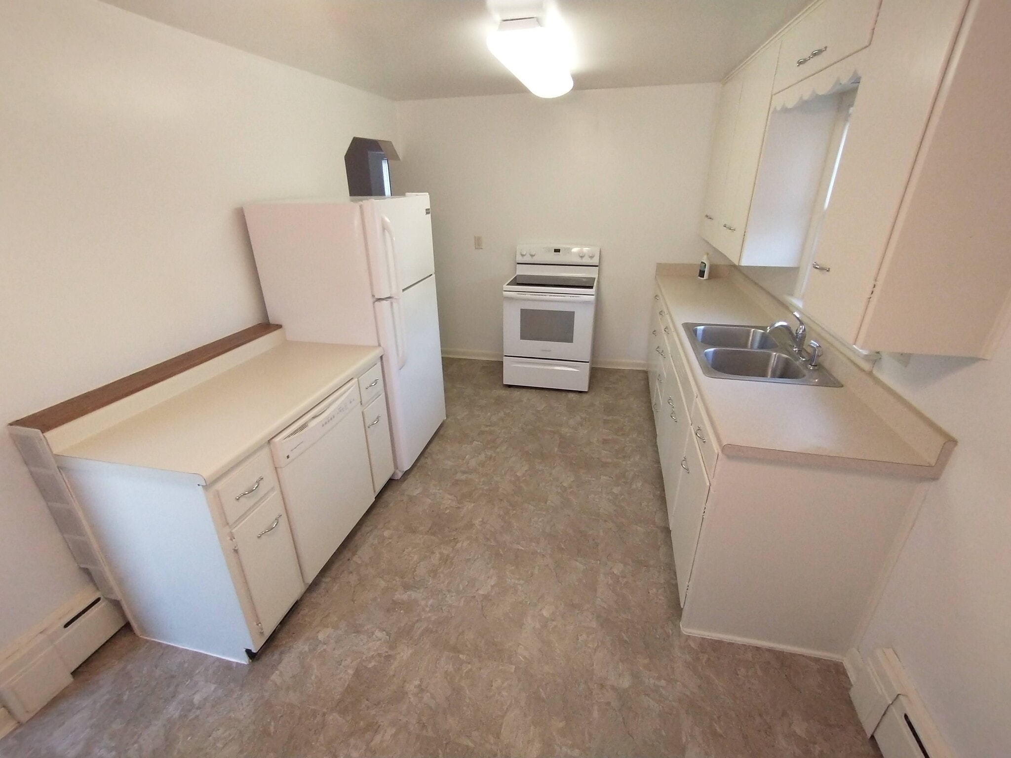 Kitchen - 2541 Gilead Ave