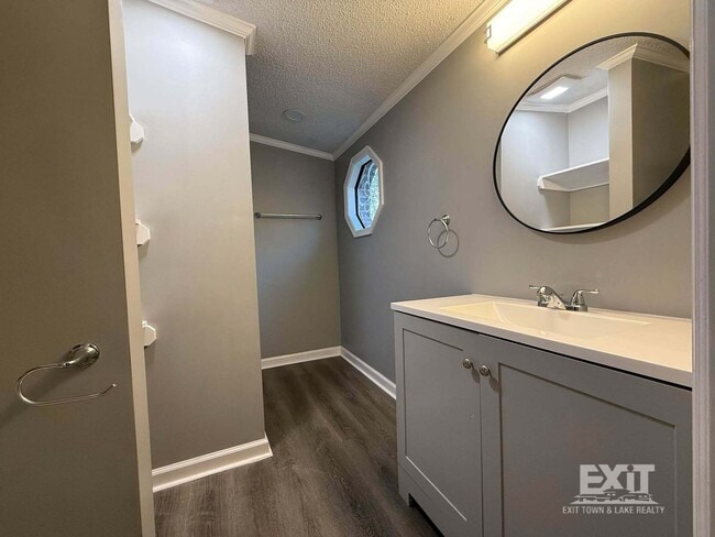 Building Photo - 3 Bedroom, 2 Bathroom Home in a Beautiful Country Setting