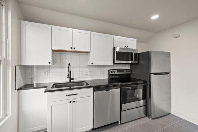 Building Photo - 1407 Clover St