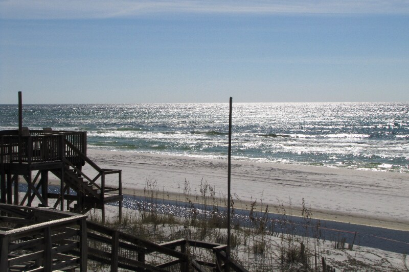 Building Photo - 350 Tradewinds Dr