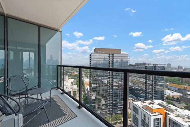 Building Photo - 901 W Blackhawk St