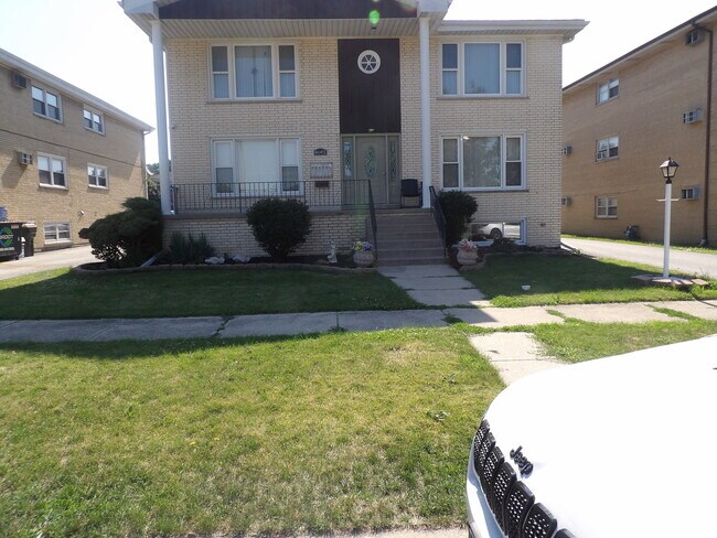 Building Photo - 4601 Forest Ave